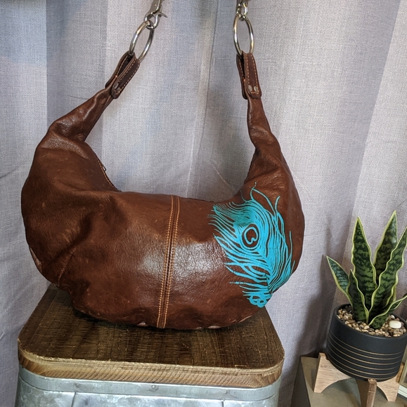 Stitch & Swash leather peacock feather crossbody - Picture 3 of 5